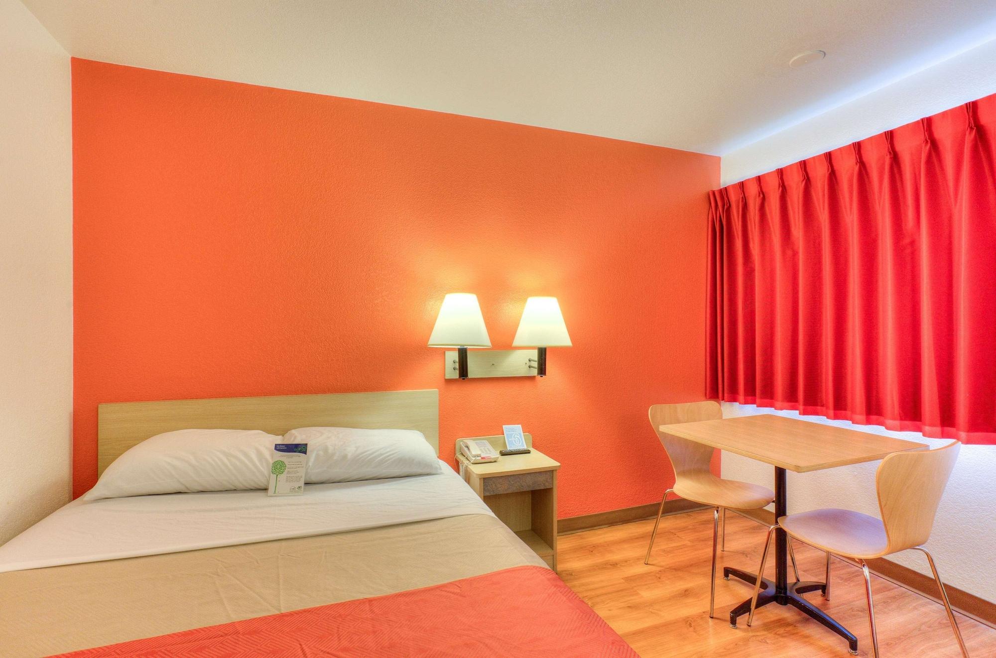 Motel 6-Tigard, Or - Portland South - Lake Oswego المظهر الخارجي الصورة