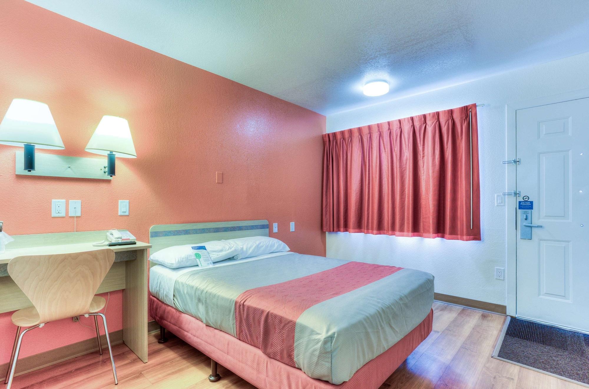 Motel 6-Tigard, Or - Portland South - Lake Oswego المظهر الخارجي الصورة